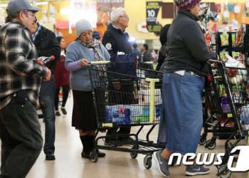 코로나 재확산+대선 불안감에 미국인들 또 ‘사재기’