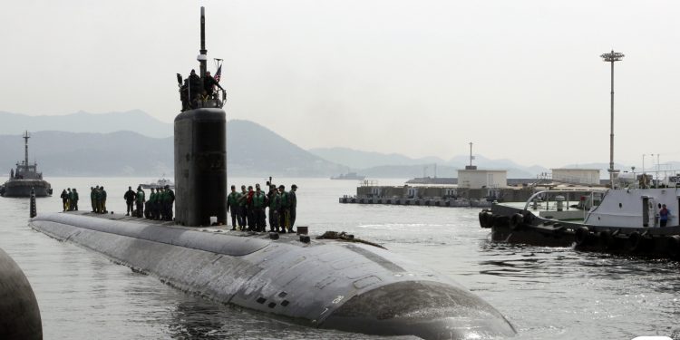 北 대비 핵잠 도입론 재점화…”경항모 보다 시급”