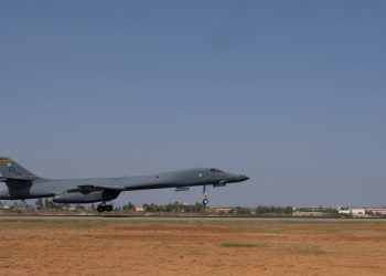 美폭격기 75년 만에 인도 ‘상륙’…對중국 압박 메시지?