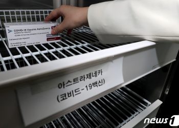 국가 원수 vs 국민, 백신 실험대상 논란