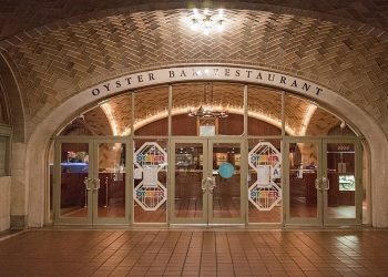 [조성관의 세계인문여행] 프랑스 남자가 섹스를 잘하는 이유는 이것 때문?