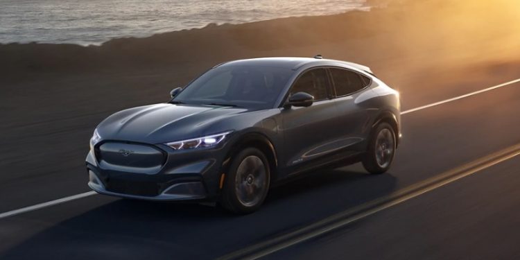 포드, 2030년까지 매출 40% 전기차로