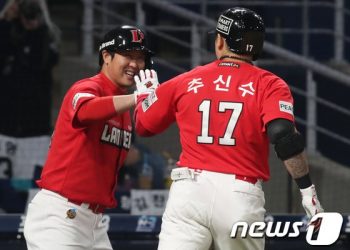 ‘6회 6득점’ SSG, NC 꺾고 5위 사수…가을야구에 성큼(종합)