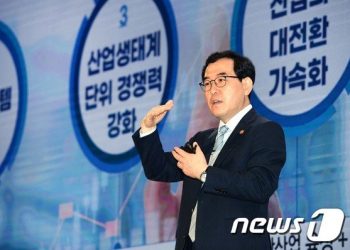 ‘반도체 초강대국’ 비전 나왔다…5년간 340조 투자, 15만+α 인력 양성