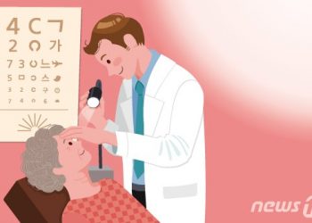 “눈앞에 뭐가 떠다녀요”…다른 증상 동반하면 위험할 수도