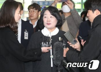 윤미향 ‘대부분 무죄’에 檢 “납득 안돼”…판결문 들여다보니​