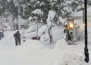 캘리포니아의 시간은 거꾸로 간다…3월 눈 폭탄 내려 적설량 ‘320㎝’