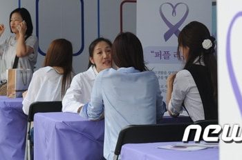 [100세건강] 여성 90% 감염 ‘자궁경부암’ 백신으로 막을 수 있다