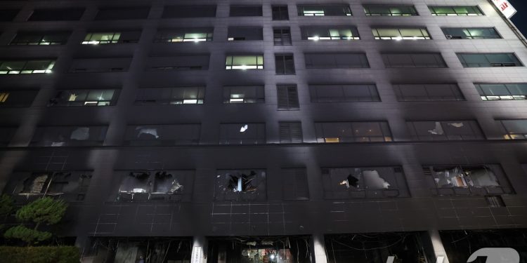 ‘지하에서만 50명’ 대형 인명피해 피한 ‘기적의 구조’…아찔했던 분당 화재