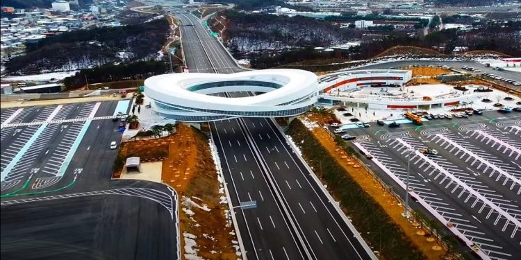 “휴게소 맞아?”…볼거리·즐길거리 가득, ‘처인휴게소’ 문 열었다