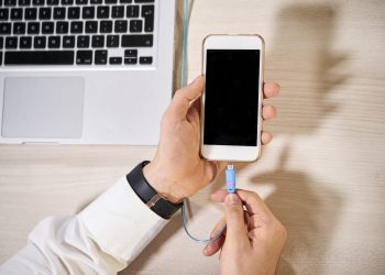 TSA, 공항 무료 충전소 사용 관련 경고