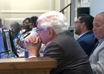 몽고메리 시의회, 주유소 및 전자담배 가게에 대한 유예 조치 승인