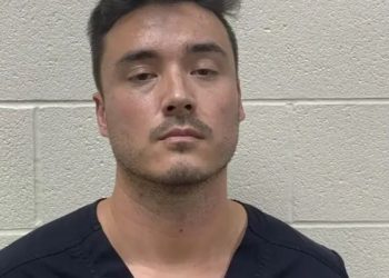 생명보험금 100만불 노려 아내에 ‘납’먹인 남편