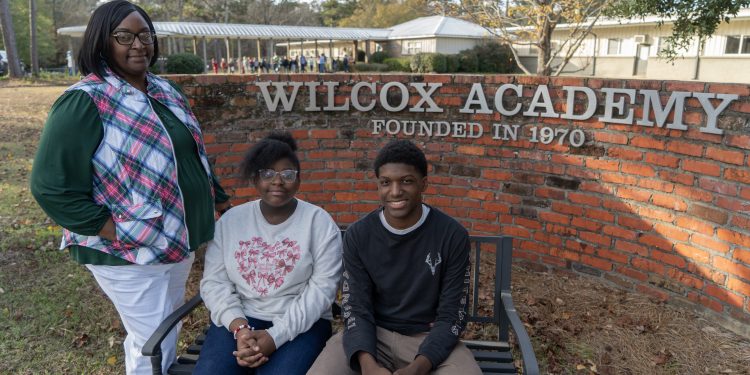 아이비 주지사, CHOOSE 법안 발의 – 모슬리 가족을 만나보다