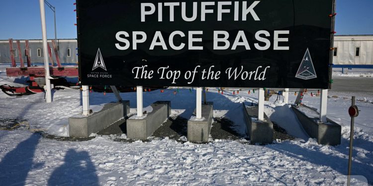 그린란드 ‘통째 병합’ 대신 절충안…미군 기지 美주권 인정 카드 급부상