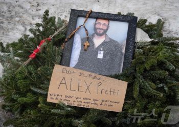 미니애폴리스서 연방 이민요원 철수 시작…‘민간인 총격’ 후폭풍