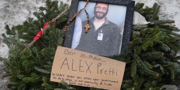 미니애폴리스서 연방 이민요원 철수 시작…‘민간인 총격’ 후폭풍