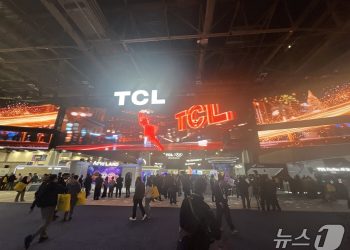 “한국에 안 뒤진다” 중국 TV 자신감… 삼성·LG, 프리미엄으로 맞불