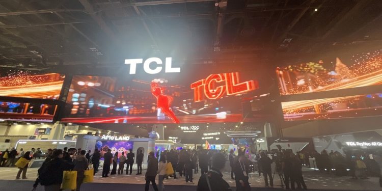 “한국에 안 뒤진다” 중국 TV 자신감… 삼성·LG, 프리미엄으로 맞불