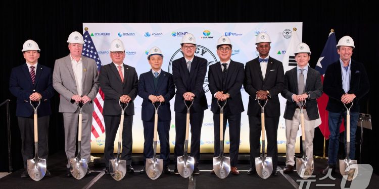 현대건설, 미국 태양광 시장 본격 상륙…텍사스에 7,500억짜리 ‘팀 코리아’ 깃발