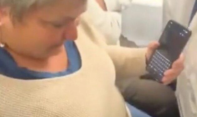 “돈 내고 고문받나”…캐나다 항공사 ‘닭장 좌석’ 논란에 원상복구 결정