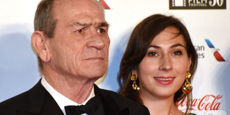 토미 리 존스 딸, 사망 전 임신 사실 드러나…비극 더 깊어져