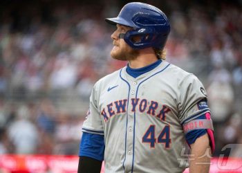 이정후 중견수 입지 흔들리나…SF, 골든글러브 외야수 베이더 영입