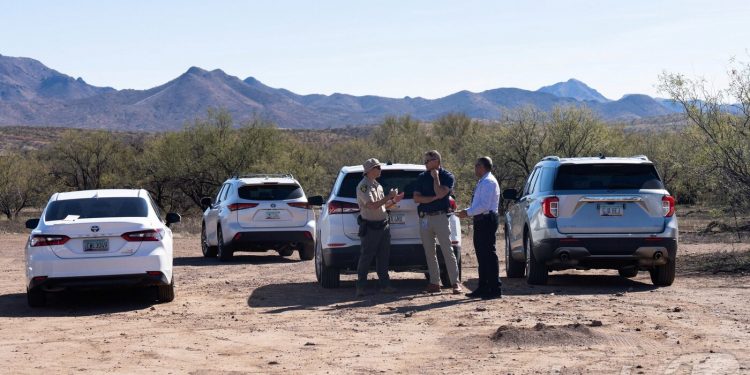 미국 국경 또 총격전…도주 운전자에 연방요원 발포, 남성 1명 중태
