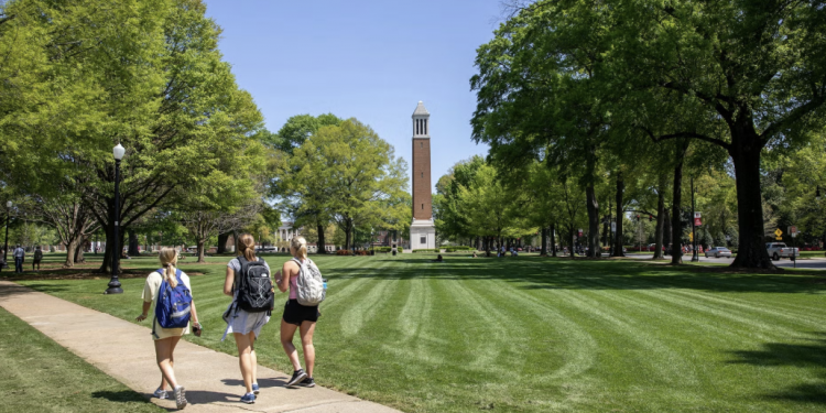 미 동북부 학생들, SEC로 대이동… 남부 대학 ‘역대급 러시’