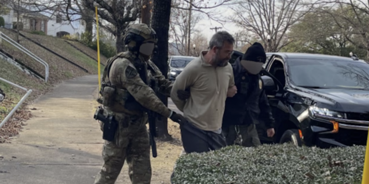 캘리포니아 청부살인 피의자, 앨라배마 버밍엄서 전격 체포