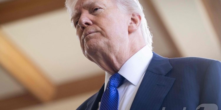 트럼프 “이란과 합의 기대”…이란 “공정하다면 타결 가능”