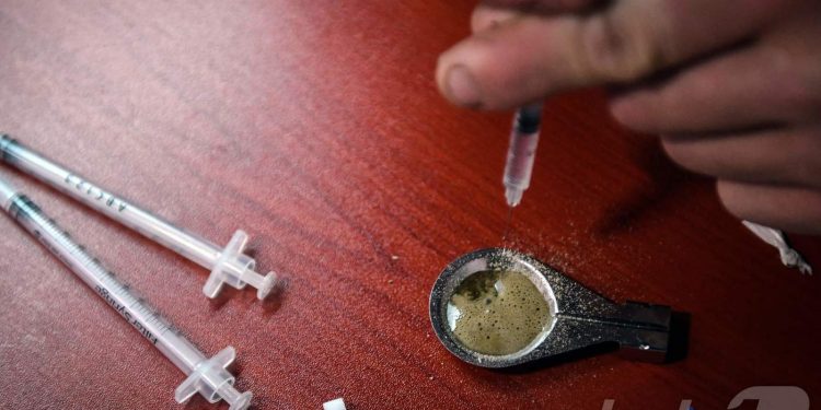 아버지가 약 먹였다…5세 아들 집단 성폭행, 프랑스 사회 충격