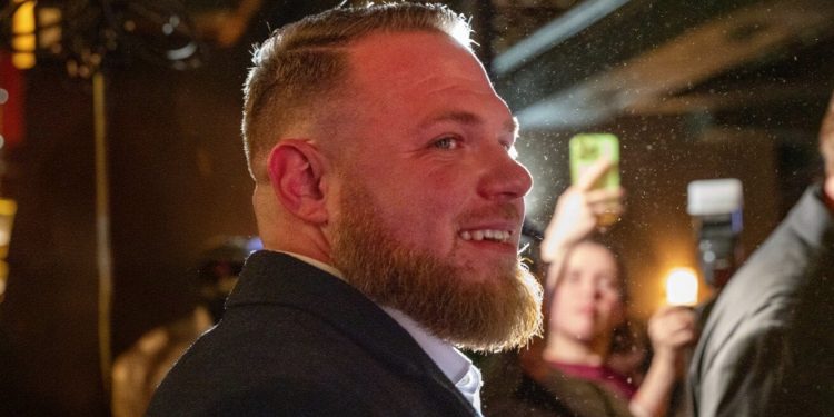 공화 ‘텃밭’ 텍사스 무너졌다…보궐선거 패배에 중간선거 경고등