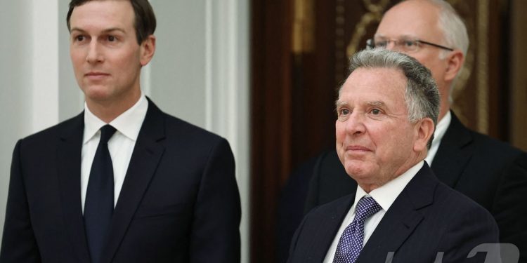 전쟁 직전에서 협상 테이블로…미·이란, 이스탄불서 극비 고위급 회담 추진