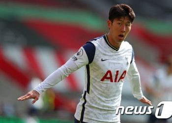 모리뉴 연막이었을까…손흥민 원정길 동행, 더 흥미로워진 맨유전