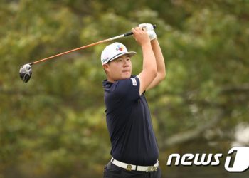 8타 줄인 임성재, PGA 투어 2R 공동 7위로 도약…선두와 2타 차
