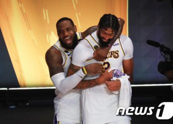 LA 레이커스, 마이애미 제치고 10년만에 NBA 우승…통산 17번째