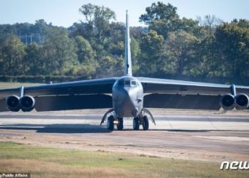 ‘거대 요새’ B-52 폭격기의 ‘코끼리 걸음’