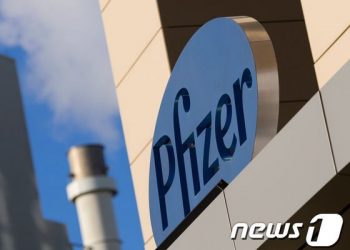 화이자 CEO “백신관련 중요 정보 있으면 일주일내 공개”