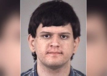 무기·폭발물 소지로 체포된 10대, 바이든 살해 계획했다