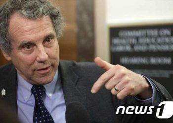 ‘당신이 뭔데’ 연방 상원의원들 마스크 착용 두고 격돌