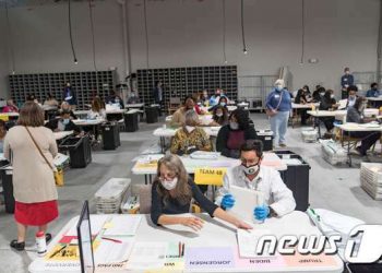 대선 최대경합 조지아서 미반영 2500여표 발견돼