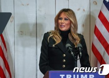 멜라니아 트럼프, 대선일 오전 플로리다서 투표