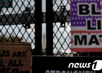 백악관 주변 ‘트럼프 장벽’ 구축…대선 소요 우려에 ‘요새화’