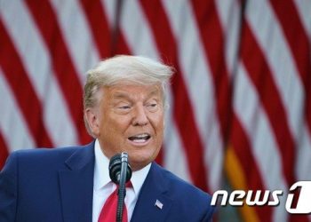 며칠 새 백발된 트럼프 대통령