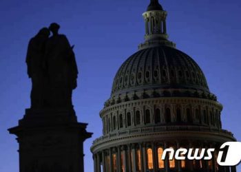 미 민주당 “의회 선거 예상밖 부진에 ‘충격'”