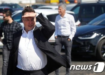 테슬라 주가 500% 폭등…머스크, 게이츠 제치고 세계 2위 부호