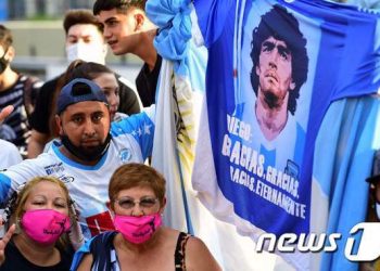 마라도나 죽었는데…트위터에 ‘마돈나 명복’ 애도 물결 참사