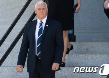 펜스 “아직 끝나지 않았다”