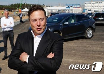 일론 머스크 “코로나 4번 검사, 양성·음성 2번씩”